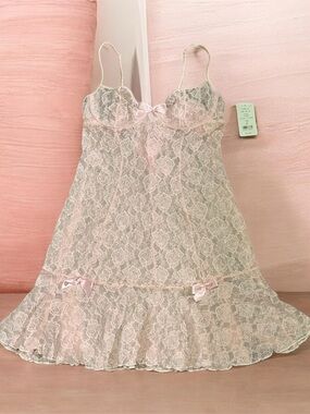 🎀NWT Inner Secrets Light Pink Lace Nightie and Thong Lingerie Set Size Small 🎀